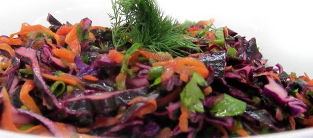 Havuçlu Kırmızı Lahana Salatası